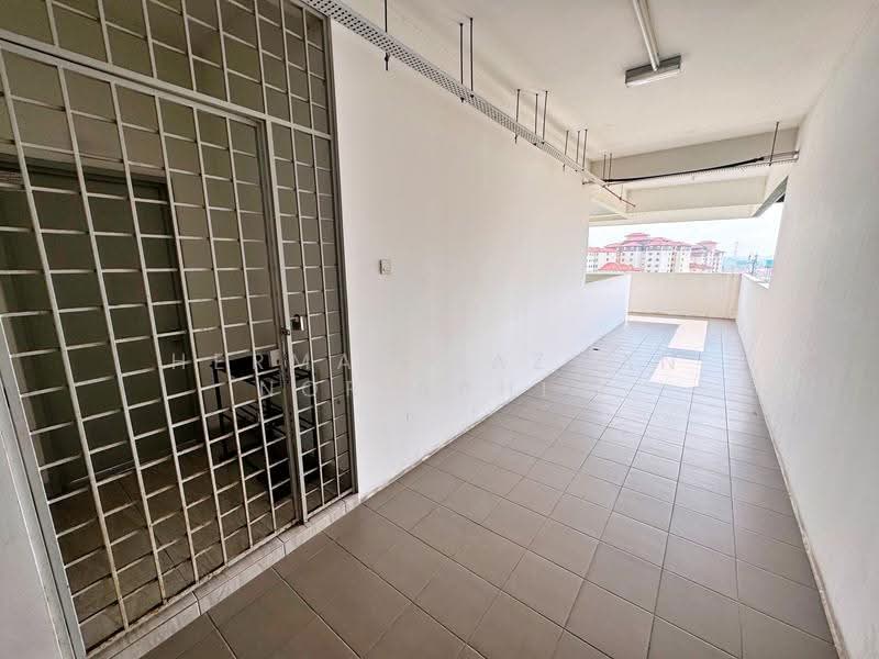 Pangsapuri untuk Dijual di Vesta View - Herman Sazwan Nor Rahim - Corridor - PropertyGuru.com.my