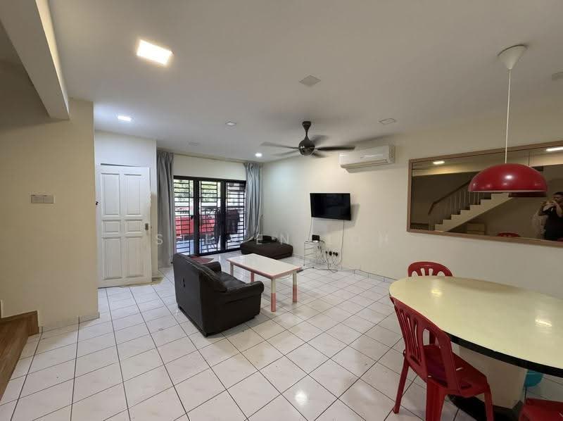 Rumah Teres 2-Tingkat untuk Dijual di Permas Jaya (Johor) - Steven Loh - Living Room - PropertyGuru.com.my