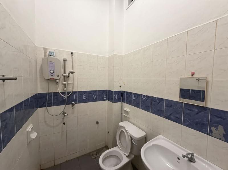 Rumah Teres 2-Tingkat untuk Dijual di Permas Jaya (Johor) - Steven Loh - Bathroom - PropertyGuru.com.my