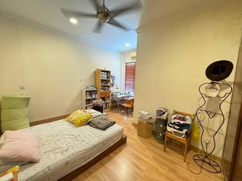 Semi-Detached House for Sale in Ampang Jaya (Ampang) - Syahmi Shahordin - Bedroom - PropertyGuru.com.my