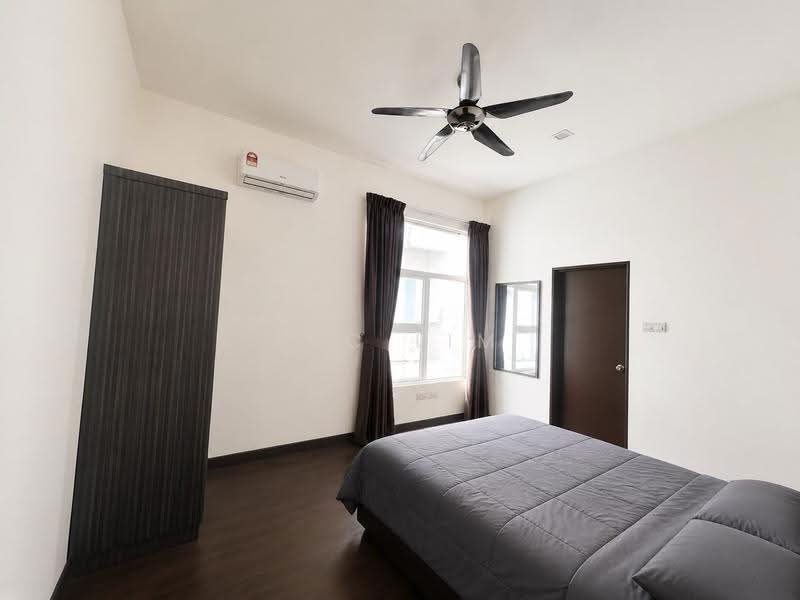 Cluster House for Sale in Taman Mount Austin (Tebrau) - Vic Lim - Bedroom - PropertyGuru.com.my