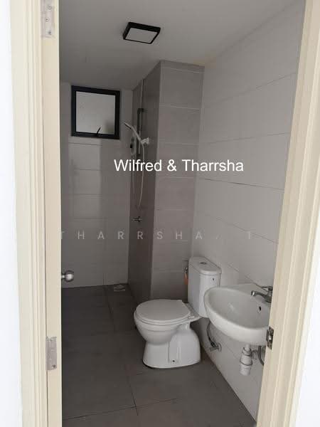 Kondominium untuk Dijual di Opal Residence - Tharrsha. T - Bathroom - PropertyGuru.com.my