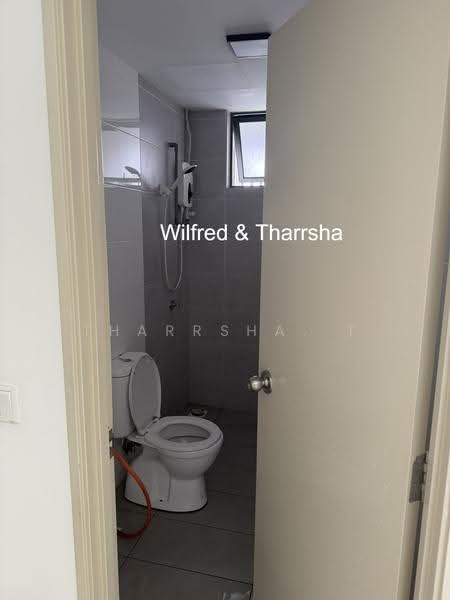 Kondominium untuk Dijual di Opal Residence - Tharrsha. T - Bathroom - PropertyGuru.com.my