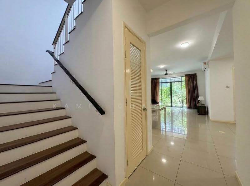 Rumah Berkembar untuk Dijual di Cyberjaya (Selangor) - Kamil Ghazali - Living Room - PropertyGuru.com.my