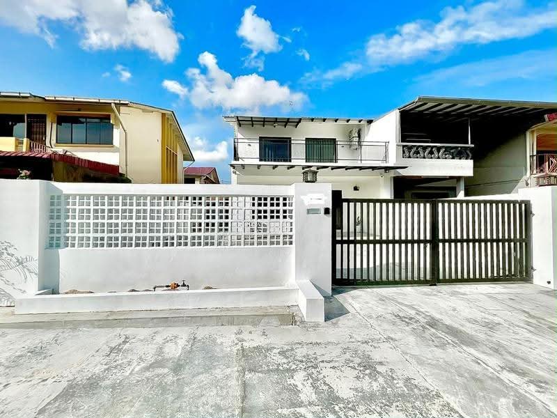 2-storey Terraced House for Rent in Taman Pelangi (Johor Bahru) - Mr Lu - Exterior - PropertyGuru.com.my