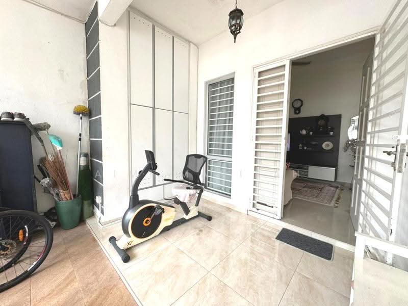 Rumah Berkembar untuk Dijual di Saujana Impian (Kajang) - Aimi Mahirah - Living Room - PropertyGuru.com.my