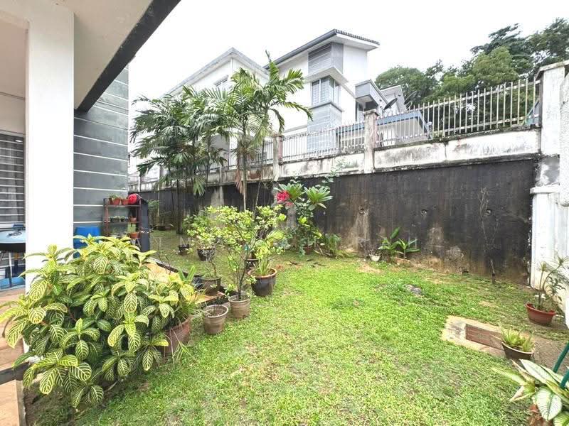 Rumah Berkembar untuk Dijual di Saujana Impian (Kajang) - Aimi Mahirah - Garden - PropertyGuru.com.my