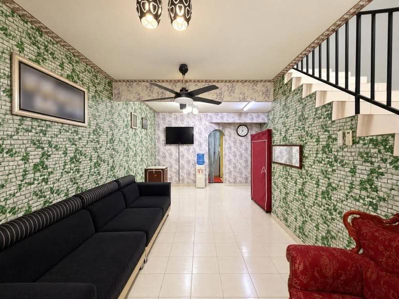 Rumah Teres 2-Tingkat untuk Dijual di Taman Cahaya Masai (Pasir Gudang) - Sufi Norman - Living Room - PropertyGuru.com.my