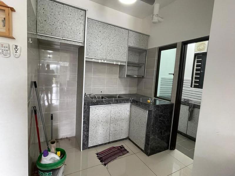 Condominium for Rent at Residensi Zamrud - Lesli Yim - Kitchen - PropertyGuru.com.my