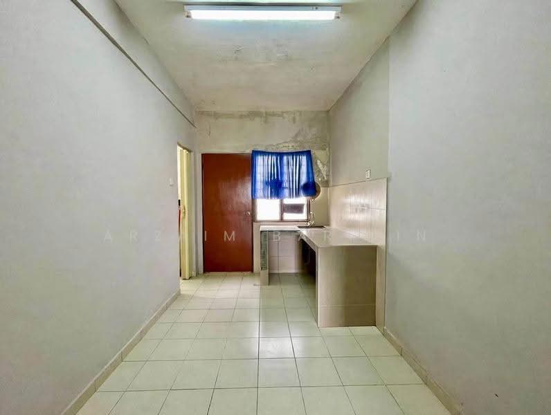 Rumah Teres 2-Tingkat untuk Dijual di Kelapa Sawit (Kulai) - Arzaim Barimin - Kitchen - PropertyGuru.com.my