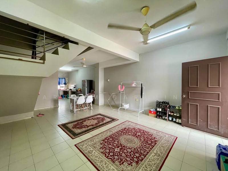 Rumah Teres 2-Tingkat untuk Dijual di Kelapa Sawit (Kulai) - Arzaim Barimin - Living Room - PropertyGuru.com.my