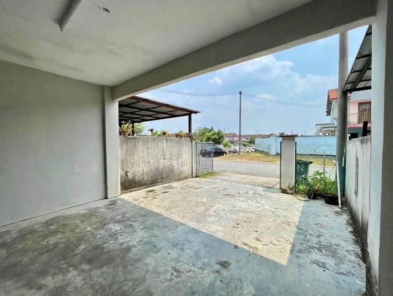 Rumah Teres 2-Tingkat untuk Dijual di Kelapa Sawit (Kulai) - Arzaim Barimin - Exterior - PropertyGuru.com.my
