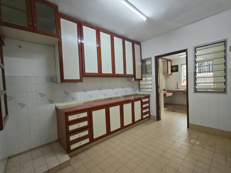 2.5-storey Terraced House for Sale in Jalan Klang Lama (Old Klang Road) (Kuala Lumpur) - May Yap - Kitchen - PropertyGuru.com.my