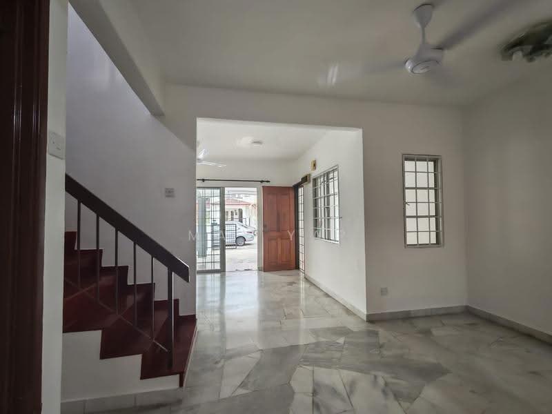 2.5-storey Terraced House for Sale in Jalan Klang Lama (Old Klang Road) (Kuala Lumpur) - May Yap - Living Room - PropertyGuru.com.my