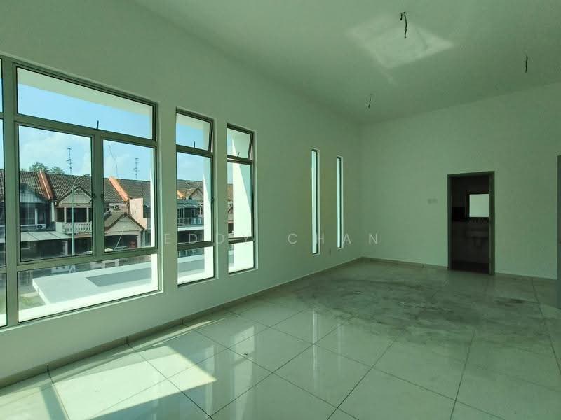 Semi-Detached House for Sale in Mutiara Rini (Skudai) - Eddy Chan - Living Room - PropertyGuru.com.my