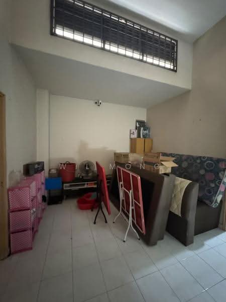 2-storey Terraced House for Rent in Taman Bukit Mewah (Tampoi) - Wil Mong - Living Room - PropertyGuru.com.my