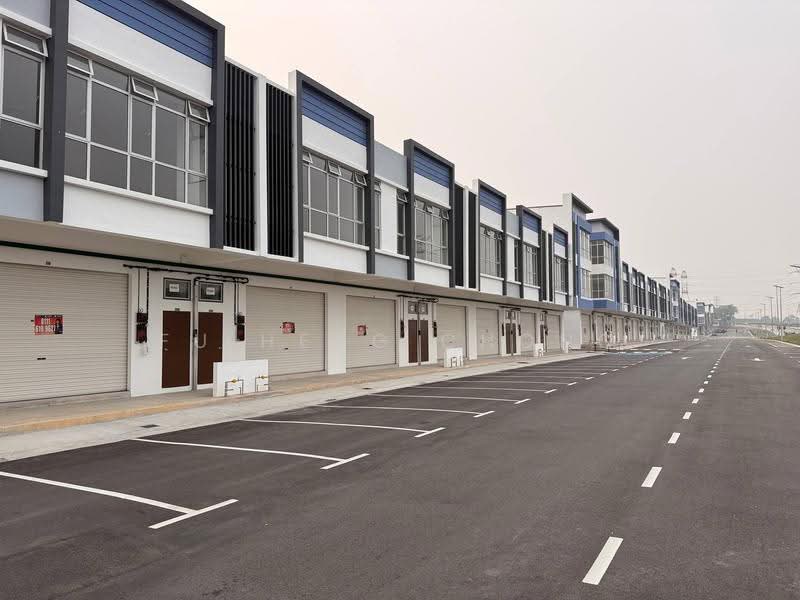 Shop / Office for Rent in Taman Pasir Putih (Pasir Gudang) - Fu Heng Chong - Exterior - PropertyGuru.com.my