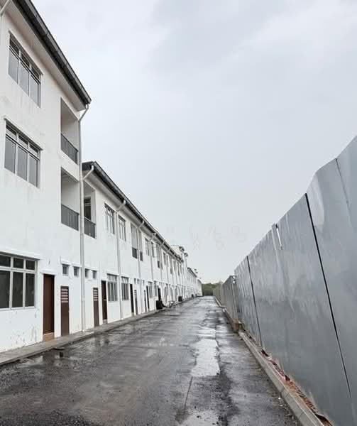 Shop / Office for Rent in Taman Pasir Putih (Pasir Gudang) - Fu Heng Chong - Exterior - PropertyGuru.com.my