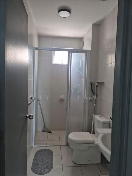 Service Residence for Sale at Meridin Bayvue Serviced Apartment - Ziv Chiam - Bathroom - PropertyGuru.com.my