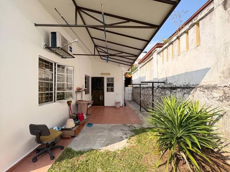 Rumah Berkembar untuk Dijual di Kajang (Selangor) - Amir Abas - Exterior - PropertyGuru.com.my