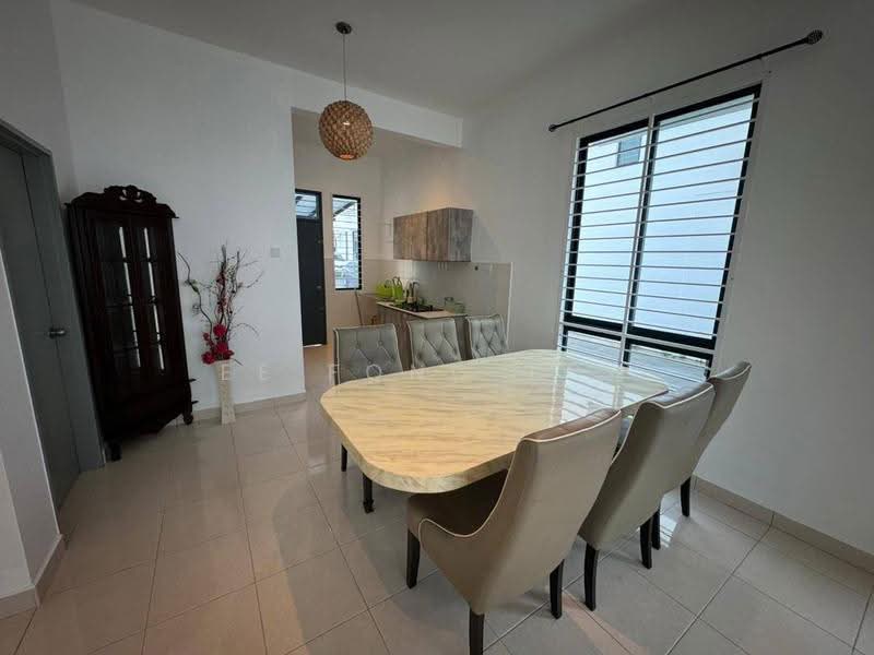 Rumah Teres 2-Tingkat untuk Dijual di Taman Austin Duta (Tebrau) - Ee Fong Toh - Dining Room - PropertyGuru.com.my