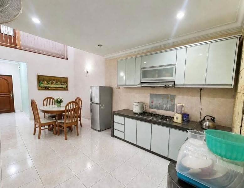 Rumah Teres untuk Dijual di Taman Rinting (Masai) - Arzaim Barimin - Kitchen - PropertyGuru.com.my