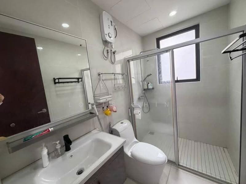 Condominium for Rent at Royal Strand @ Country Garden Danga Bay - Louis Chin - Bathroom - PropertyGuru.com.my