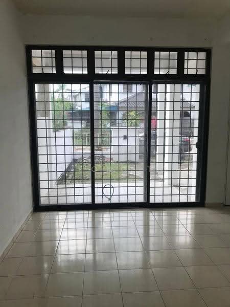 2-storey Terraced House for Sale in Taman Desa Cemerlang (Ulu Tiram) - Ee Fong Toh - Living Room - PropertyGuru.com.my