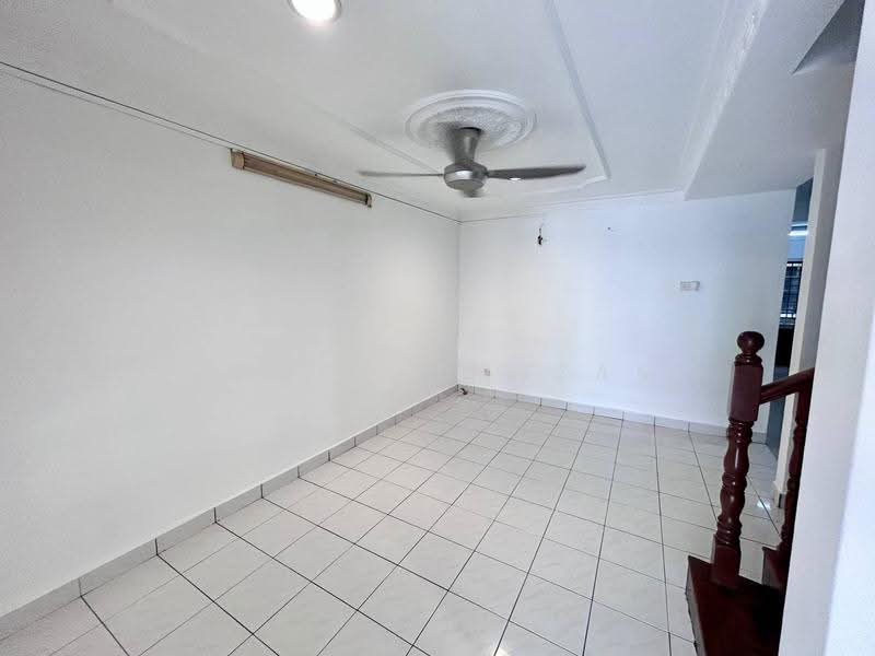 2-storey Terraced House for Sale in Seksyen 20 (Shah Alam) - Mohd Adryzam - Living Room - PropertyGuru.com.my