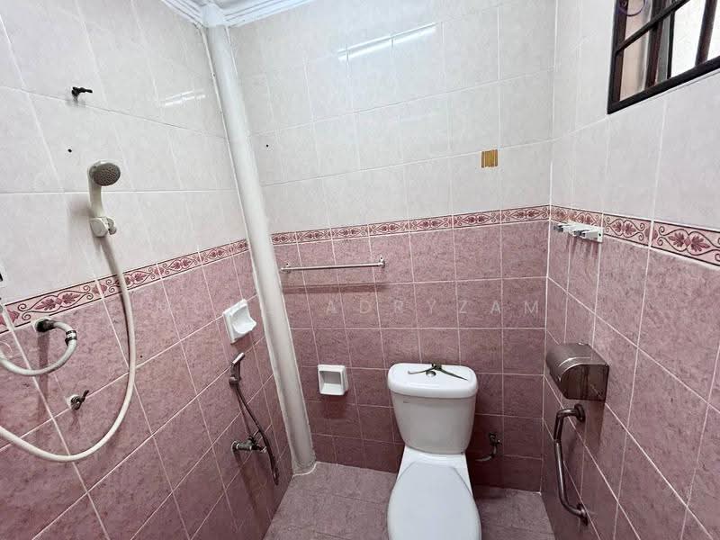 2-storey Terraced House for Sale in Seksyen 20 (Shah Alam) - Mohd Adryzam - Bathroom - PropertyGuru.com.my