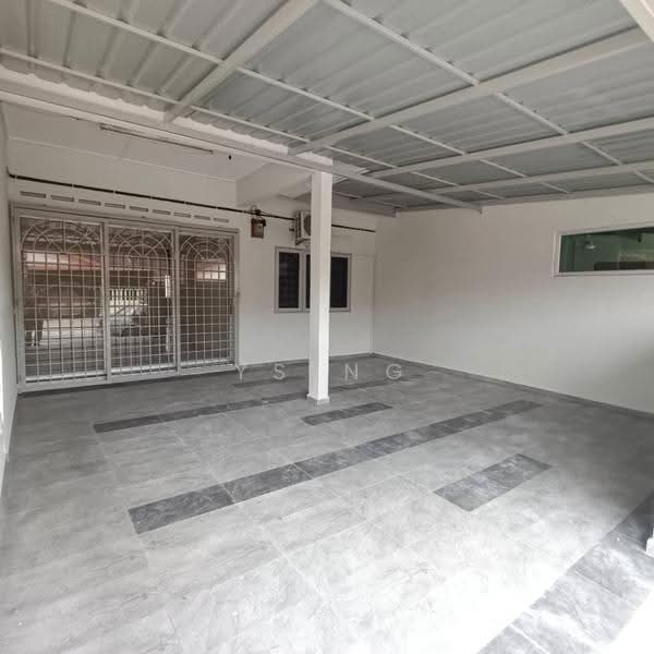 1-storey Terraced House for Sale in Taman Maju (Jasin) - Ys Ng - Car Park - PropertyGuru.com.my
