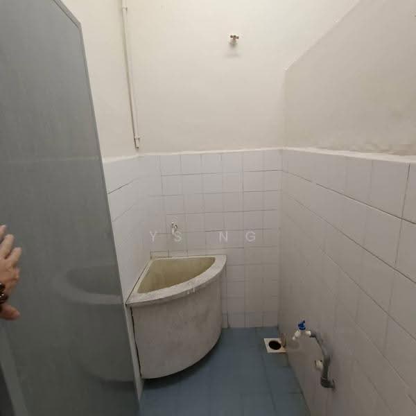 1-storey Terraced House for Sale in Taman Maju (Jasin) - Ys Ng - Bathroom - PropertyGuru.com.my