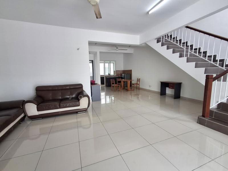 Rumah Teres 2-Tingkat untuk Disewa di Taman Tiara East (Semenyih) - Joyce Lee - Living Hall - PropertyGuru.com.my