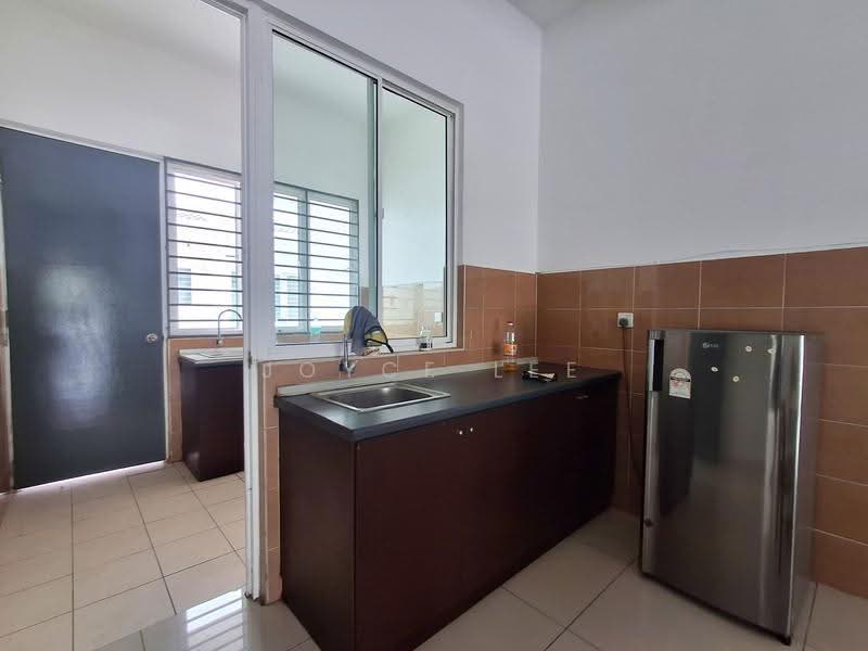 Rumah Teres 2-Tingkat untuk Disewa di Taman Tiara East (Semenyih) - Joyce Lee - Kitchen - PropertyGuru.com.my
