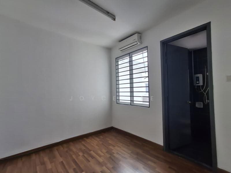 Rumah Teres 2-Tingkat untuk Disewa di Taman Tiara East (Semenyih) - Joyce Lee - Second bedroom - PropertyGuru.com.my