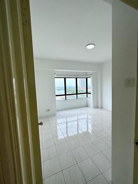 Kondominium untuk Disewa di Vista Millennium Condominium - Steven Thong - Living Room - PropertyGuru.com.my