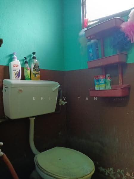 2-storey Terraced House for Sale in Taman Pakatan (Ipoh) - Kelly Tan - Bathroom - PropertyGuru.com.my