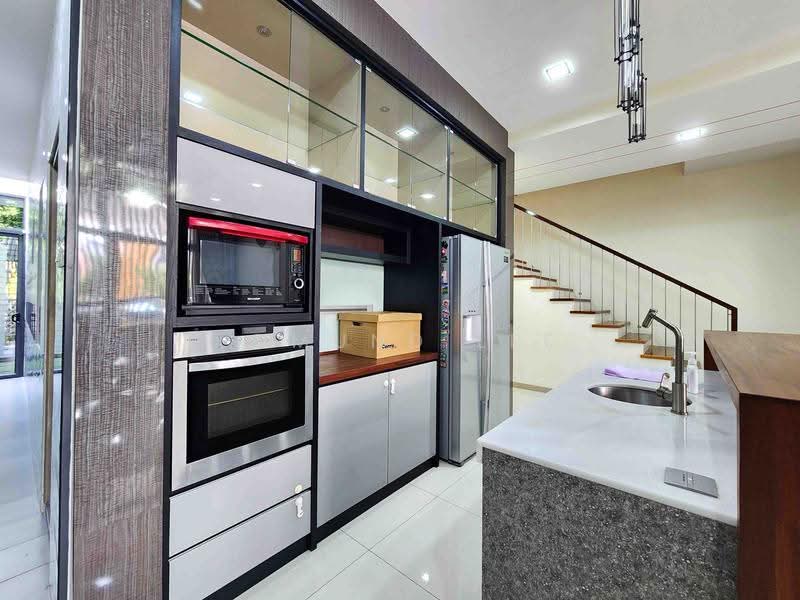 3-storey Terraced House for Sale in Lake Fields (Sungai Besi) - Edmund Lee - Kitchen - PropertyGuru.com.my