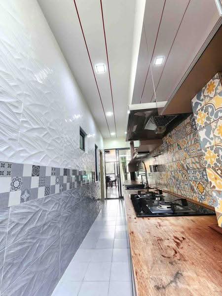 3-storey Terraced House for Sale in Lake Fields (Sungai Besi) - Edmund Lee - Kitchen - PropertyGuru.com.my