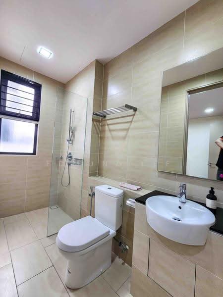 3-storey Terraced House for Sale in Lake Fields (Sungai Besi) - Edmund Lee - Bathroom - PropertyGuru.com.my