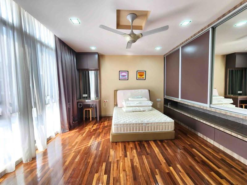 3-storey Terraced House for Sale in Lake Fields (Sungai Besi) - Edmund Lee - PropertyGuru.com.my