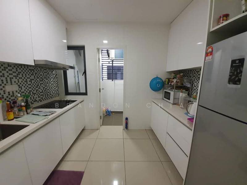 Kediaman Servis untuk Disewa di Utropolis Suites 1 - Brandon Chia - Kitchen - PropertyGuru.com.my