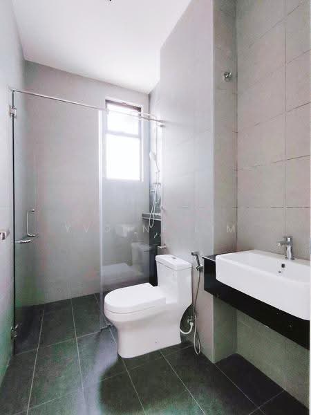 2-storey Terraced House for Sale in Bandar Seri Alam (Masai) - Yvonne Lim - Bathroom - PropertyGuru.com.my