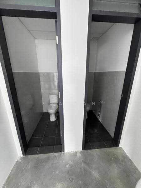 Detached Factory for Rent in Bukit Minyak (Penang) - Eva Tan - Bathroom - PropertyGuru.com.my