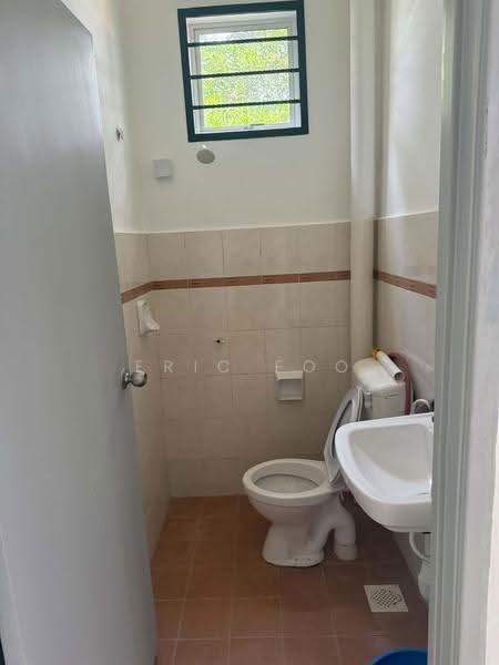 Pangsapuri untuk Disewa di Taman Cahaya Kota Puteri - Eric Foo - Bathroom - PropertyGuru.com.my