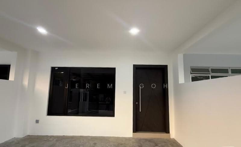 Rumah Teres untuk Disewa di Bandar Dato Onn (Tebrau) - Jeremy Goh - Entrance - PropertyGuru.com.my