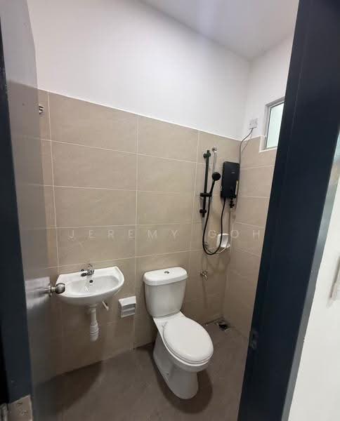 Rumah Teres untuk Disewa di Bandar Dato Onn (Tebrau) - Jeremy Goh - Bathroom - PropertyGuru.com.my