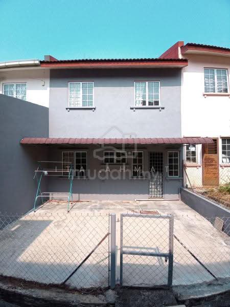 Rumah Teres 2-Tingkat untuk Dijual di Bandar Putra Permai (Seri Kembangan) - ITA AHMAT - Exterior - PropertyGuru.com.my