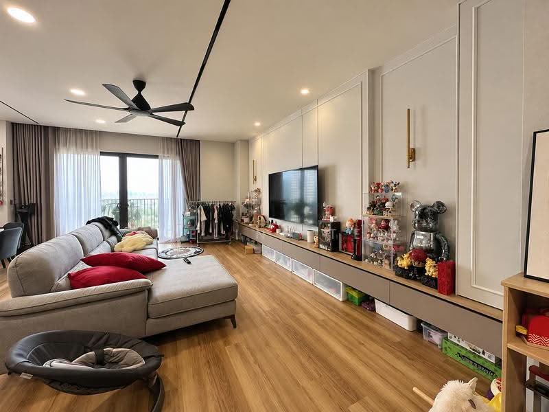 Service Residence for Sale at Paisley @ Tropicana Metropark - Feeling Teo - Living Room - PropertyGuru.com.my
