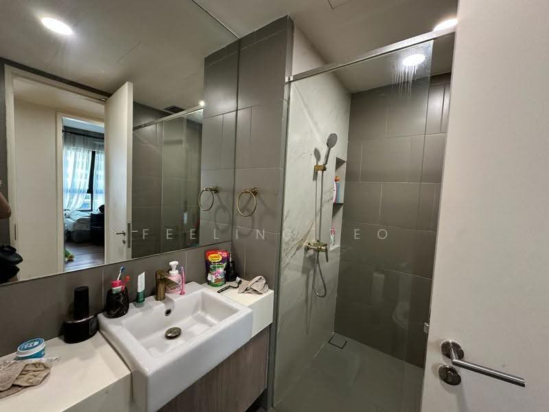 Service Residence for Sale at Paisley @ Tropicana Metropark - Feeling Teo - Bathroom - PropertyGuru.com.my
